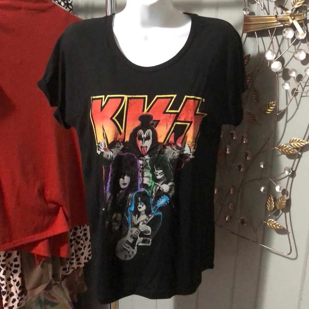 NWOT KISS black tee size medium